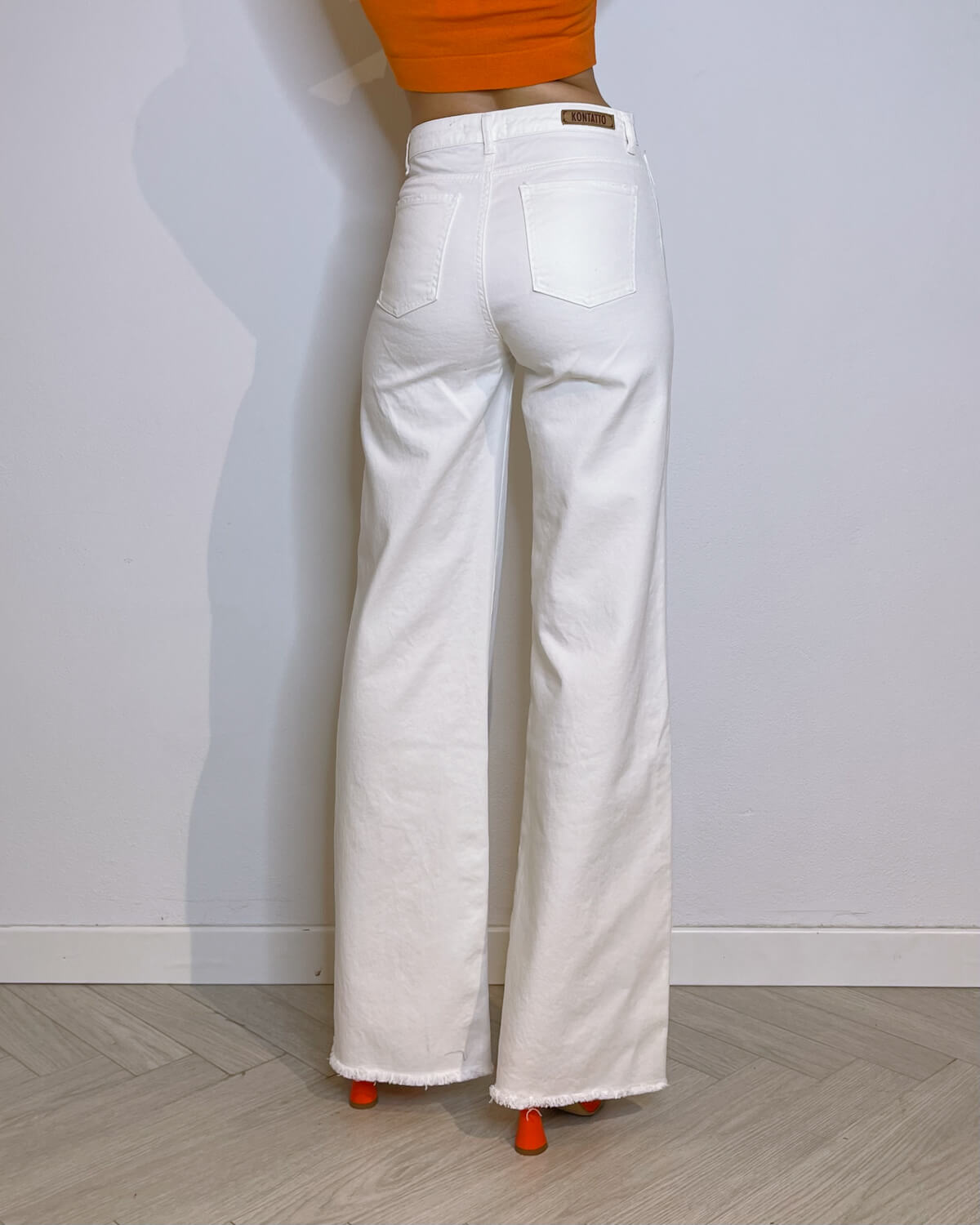 JEANS A PALAZZO BIANCO - Mirror Clothing