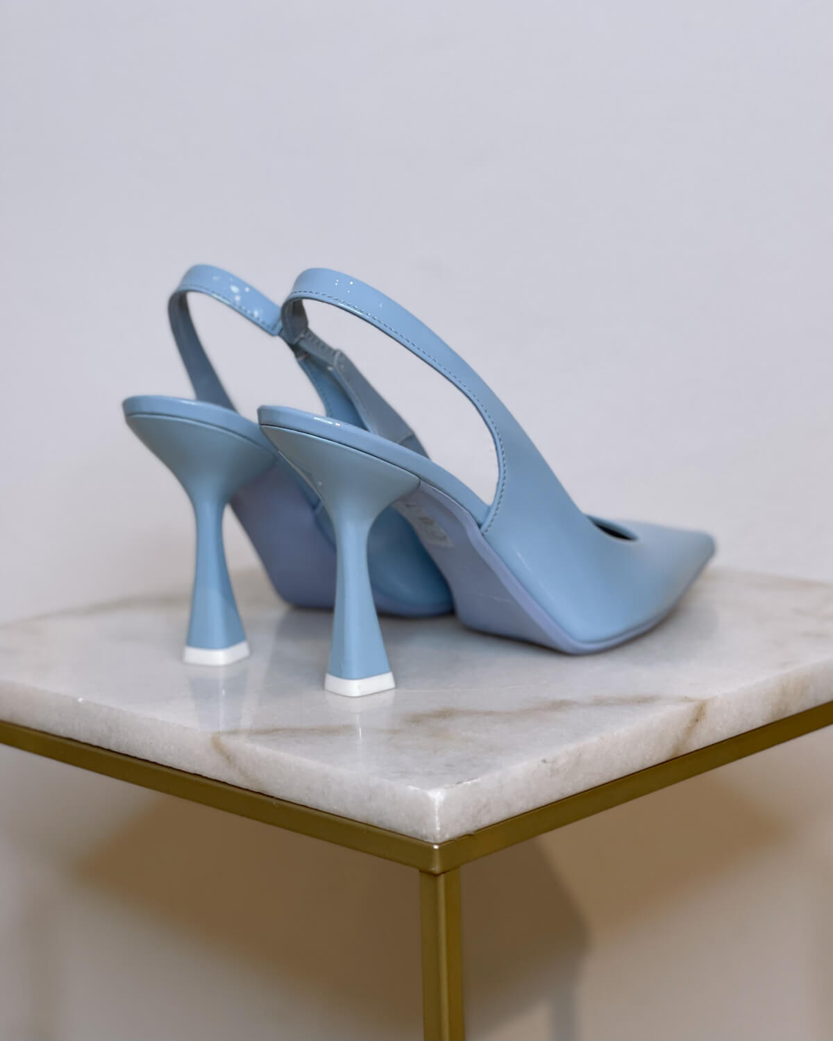DECOLLETÈ SLINGBACK IN VERNICE CELESTE - Mirror Clothing