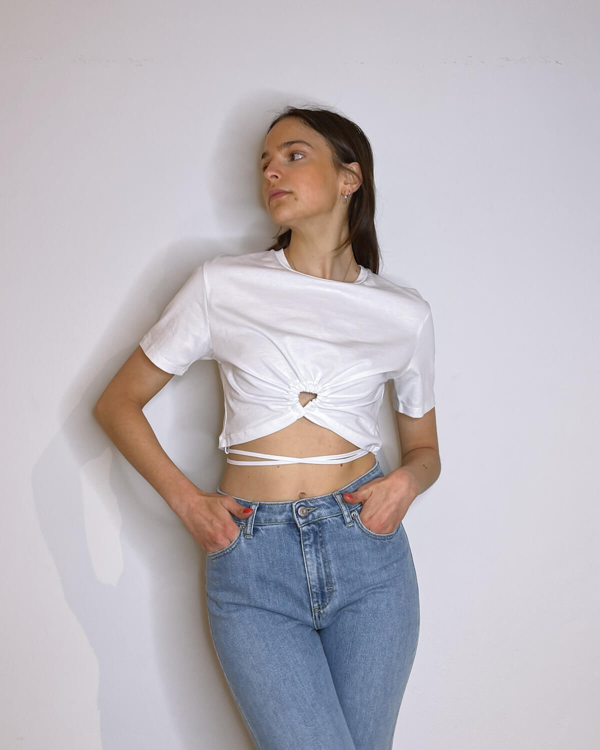 T-shirt Nera con Lacci Oro – Le Voliere