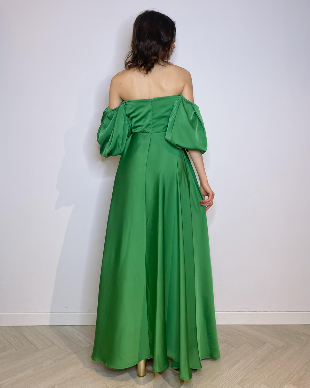 ABITO LUNGO CON MANICHE A PALLONCINO E SPACCO SMERALDO - Mirror Clothing