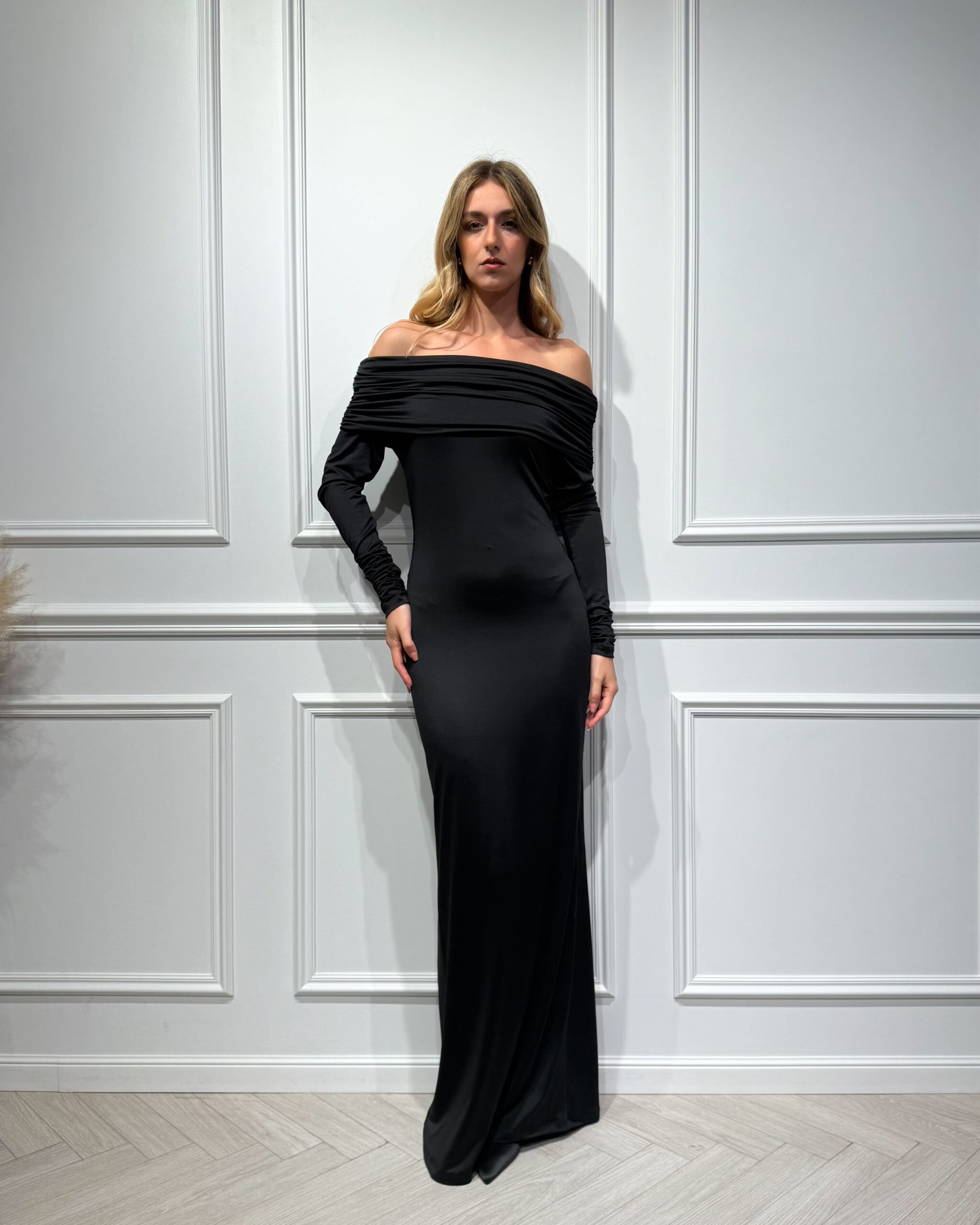 ABITO LUNGO CON SCOLLO BARDOT - KOSTUMN°1