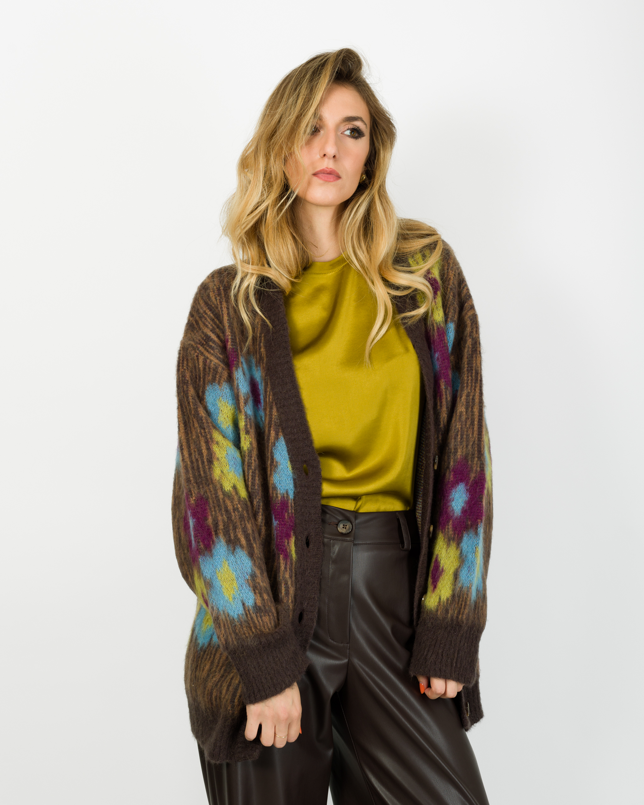 Alternative view of CARDIGAN MACULATO CON FIORI - KONTATTO