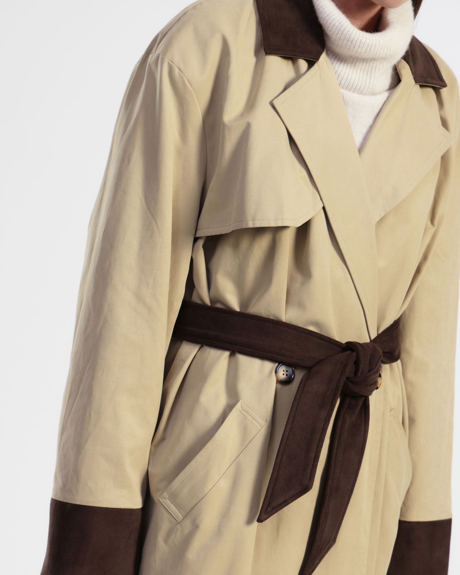 Alternative view of TRENCH LUNGO CON DETTAGLI IN SUEDE - DIXIE