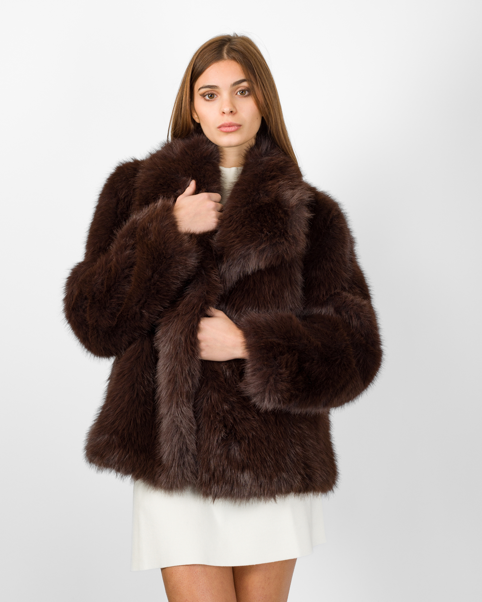 ECOPELLICCIA CORTA CON AMPIO REVER E VOLUME - KONTATTO