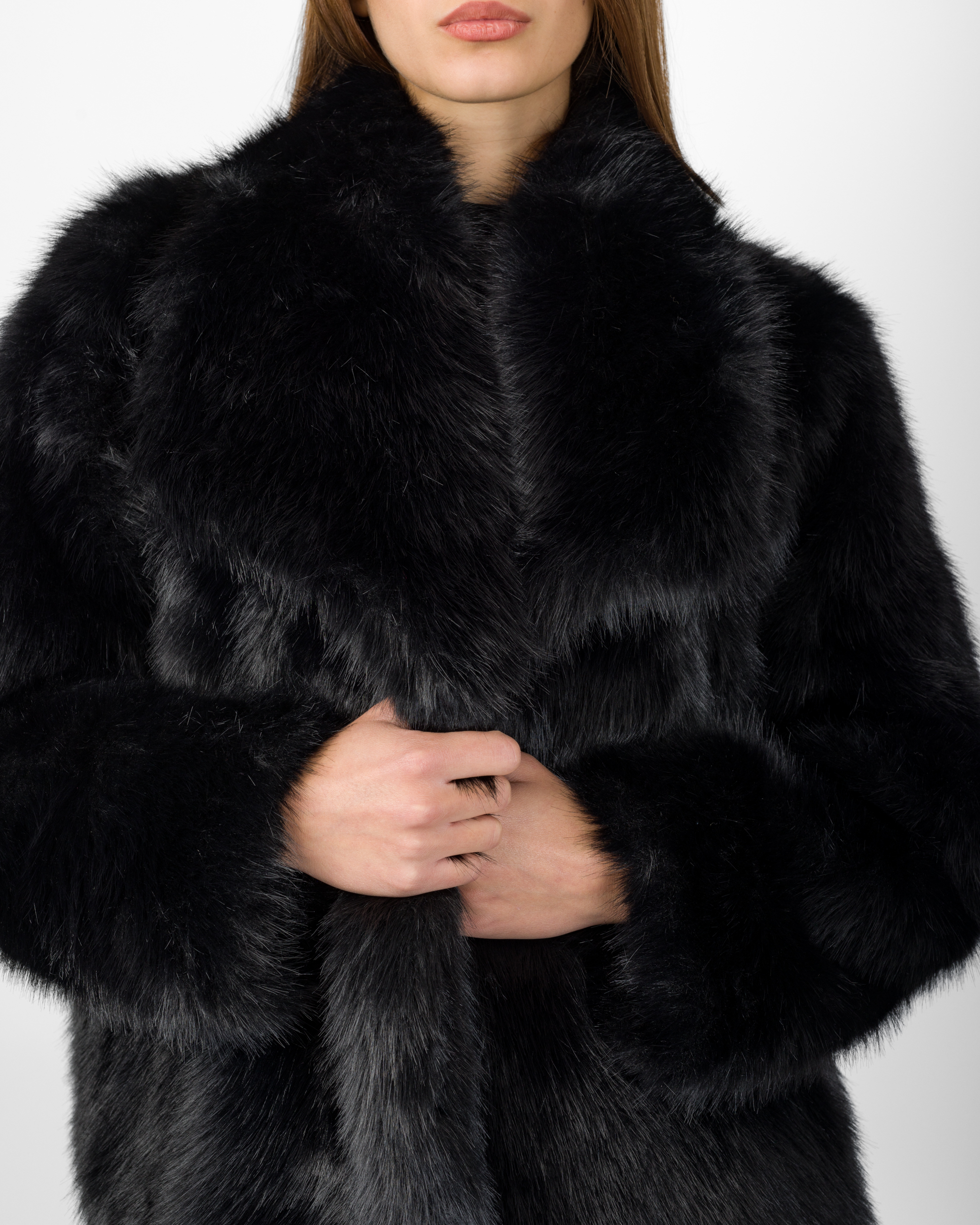 Alternative view of ECOPELLICCIA CORTA CON AMPIO REVER E VOLUME - KONTATTO