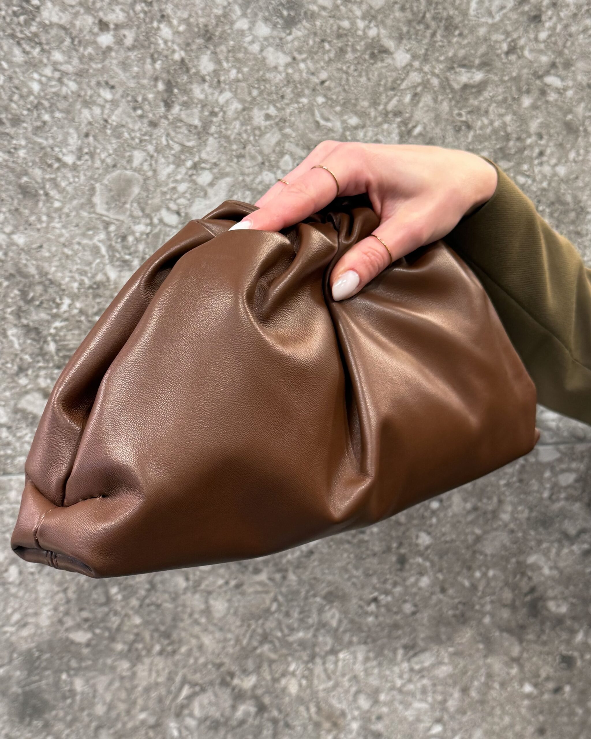 Alternative view of BORSA MAXI CLUTCH IN PELLE