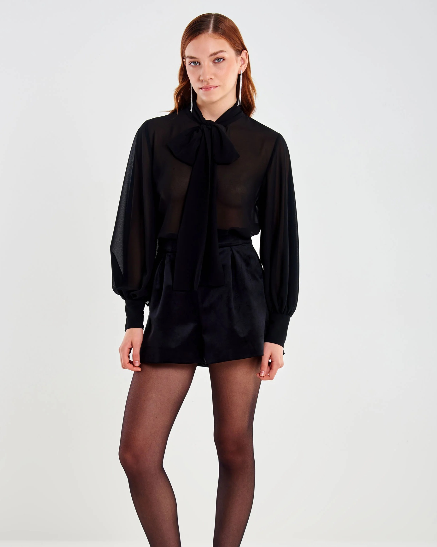 Alternative view of SHORTS IN VELLUTO CON PINCES - VICOLO