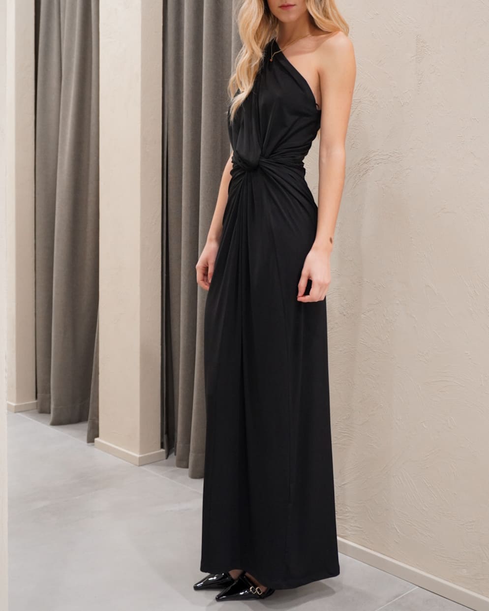 ABITO MONOSPALLA CON NODO LATERALE - ELEH