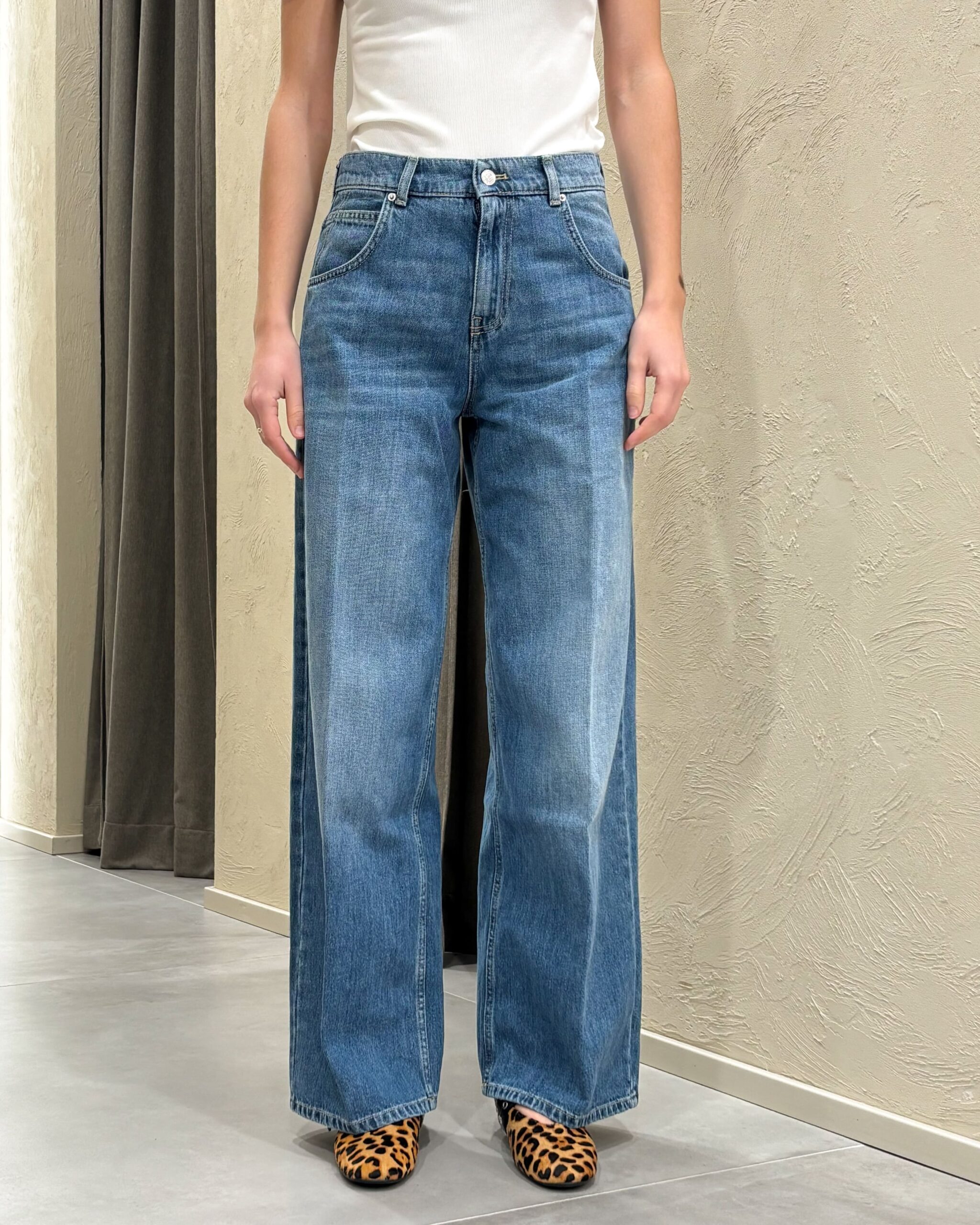 Alternative view of JEANS WIDE-LEG LAVAGGIO MEDIO - MIA - VICOLO