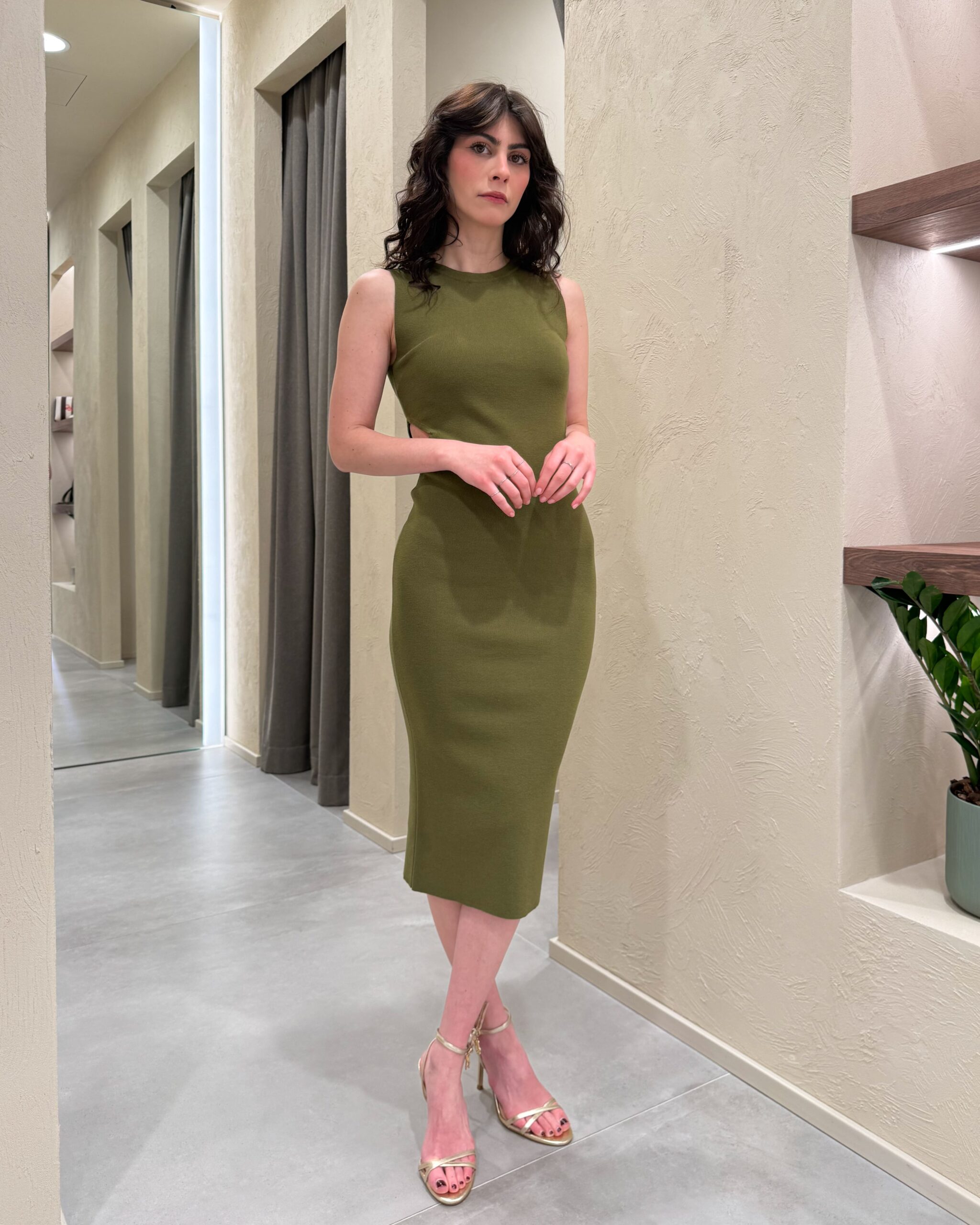 Alternative view of ABITO MIDI A COSTINE CON CUT-OUT LATERALI - KONTATTO