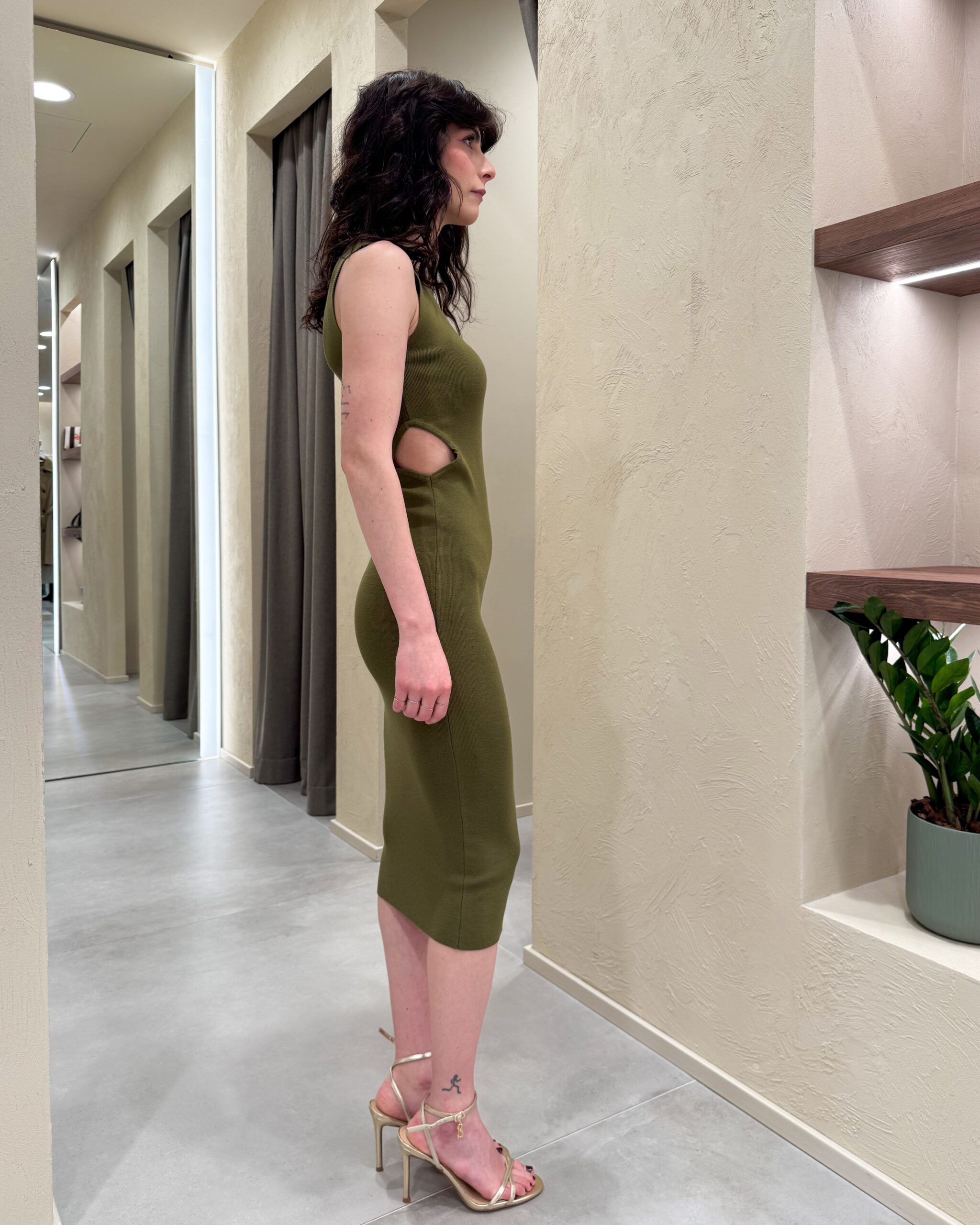 Alternative view of ABITO MIDI A COSTINE CON CUT-OUT LATERALI - KONTATTO
