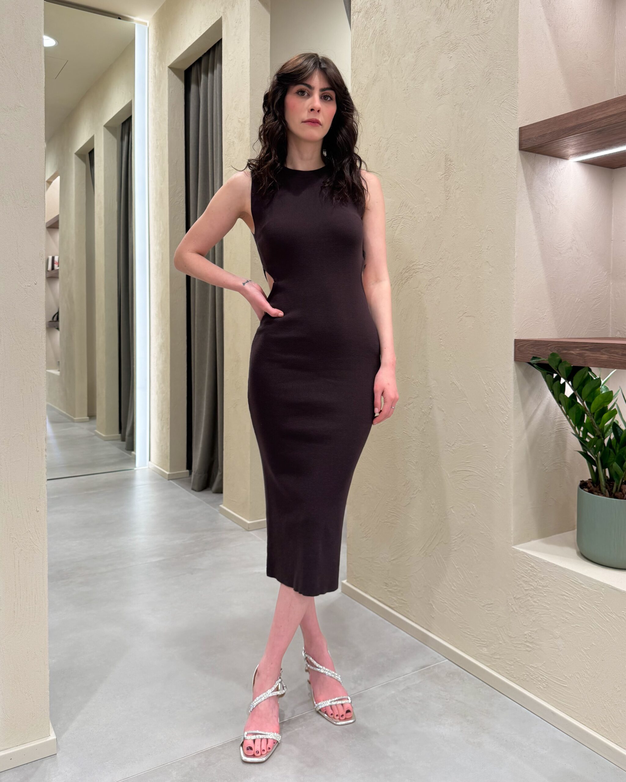 ABITO MIDI A COSTINE CON CUT-OUT LATERALI - KONTATTO