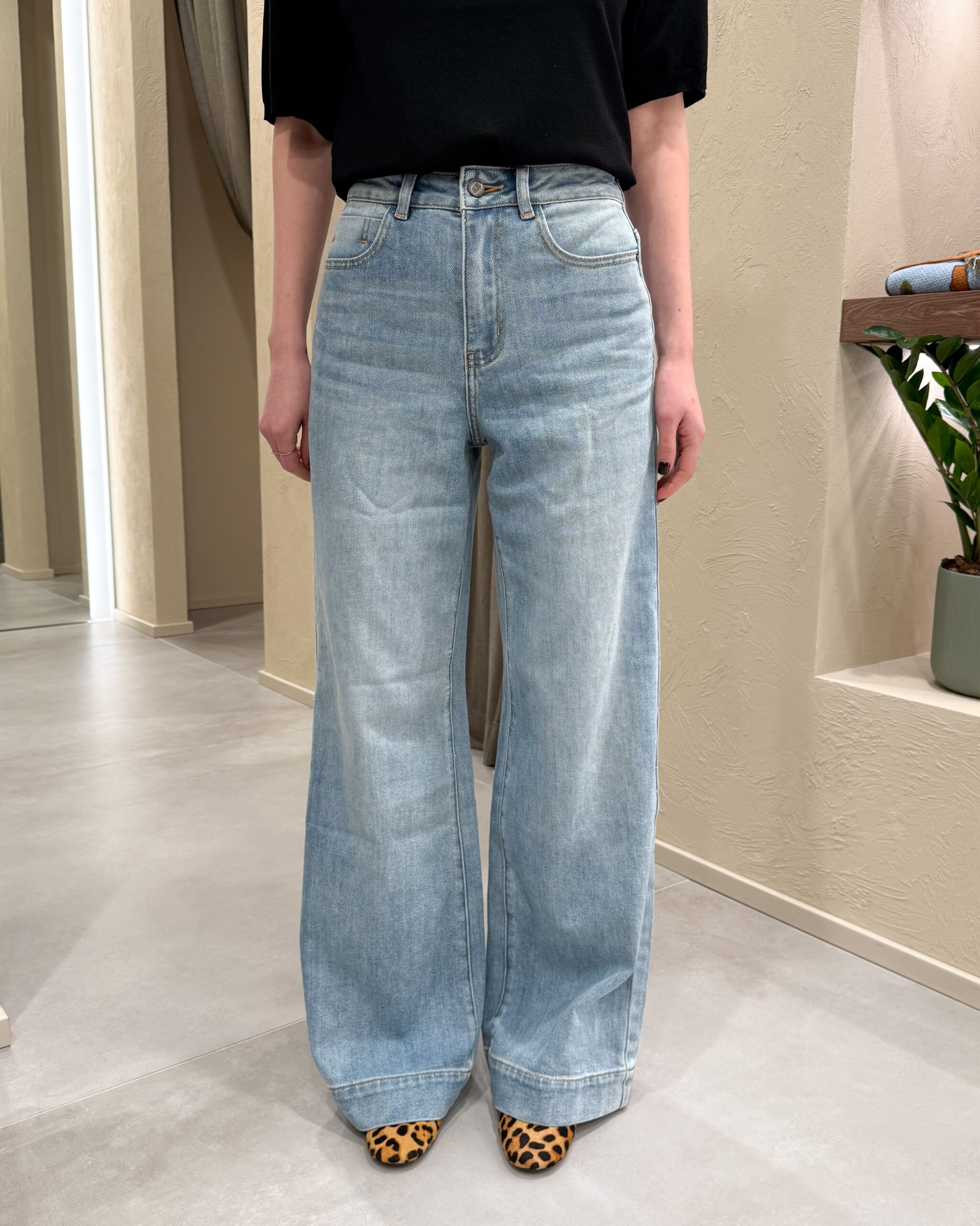 Alternative view of JEANS WIDE-LEG LAVAGGIO CHIARO - ELEH