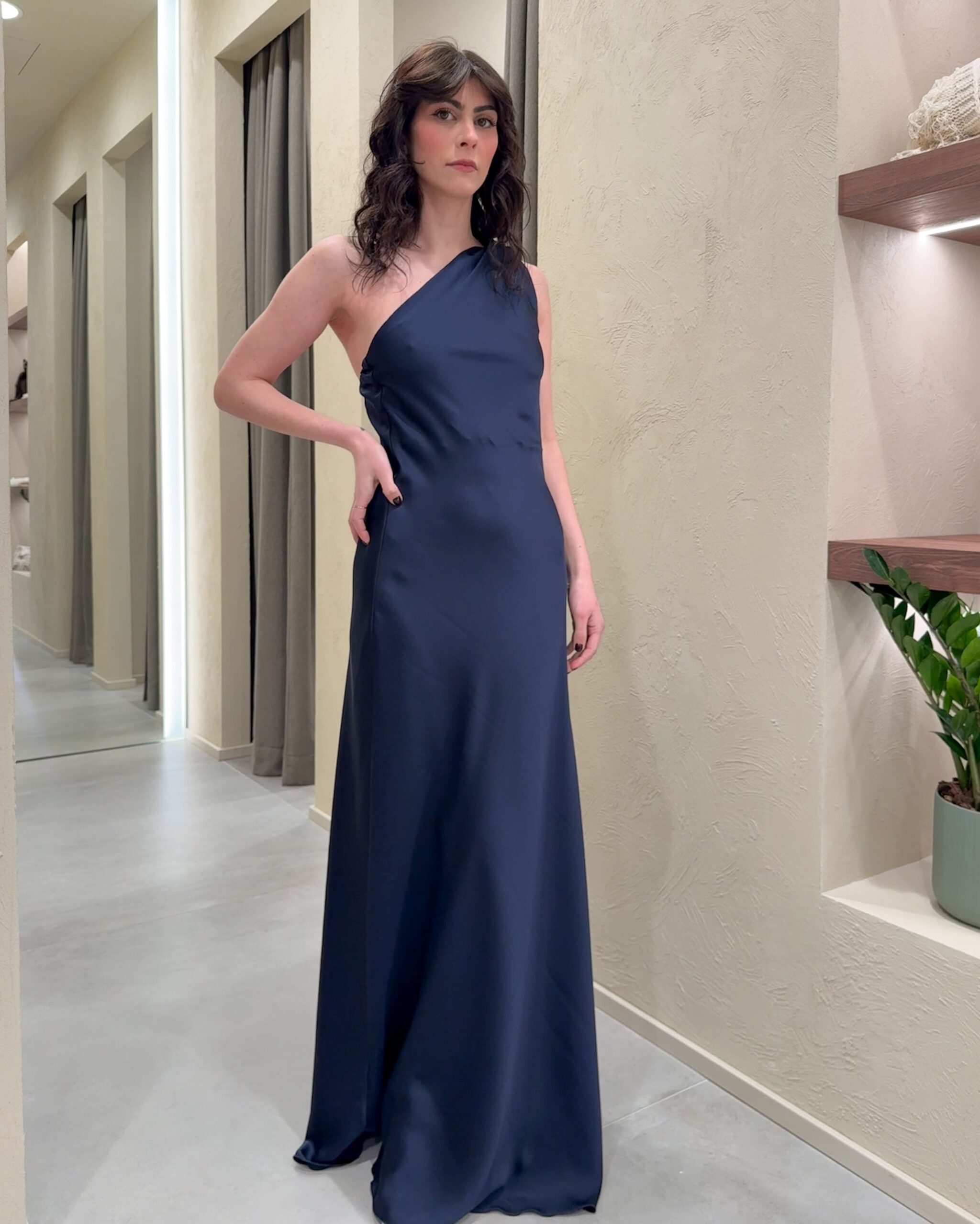 Alternative view of ABITO LUNGO MONOSPALLA CON SCIALLE - D'ELLE