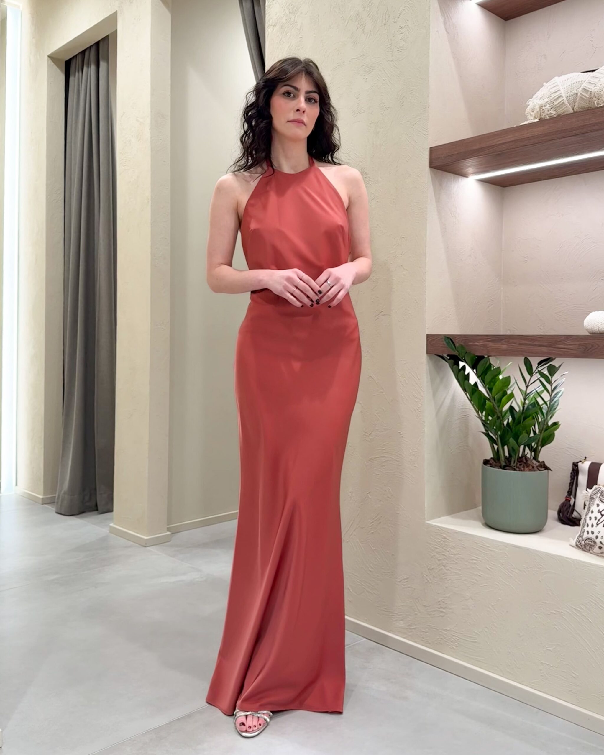 ABITO LUNGO CON SCOLLO HALTER - KEIRA - SILENCE LIMITED