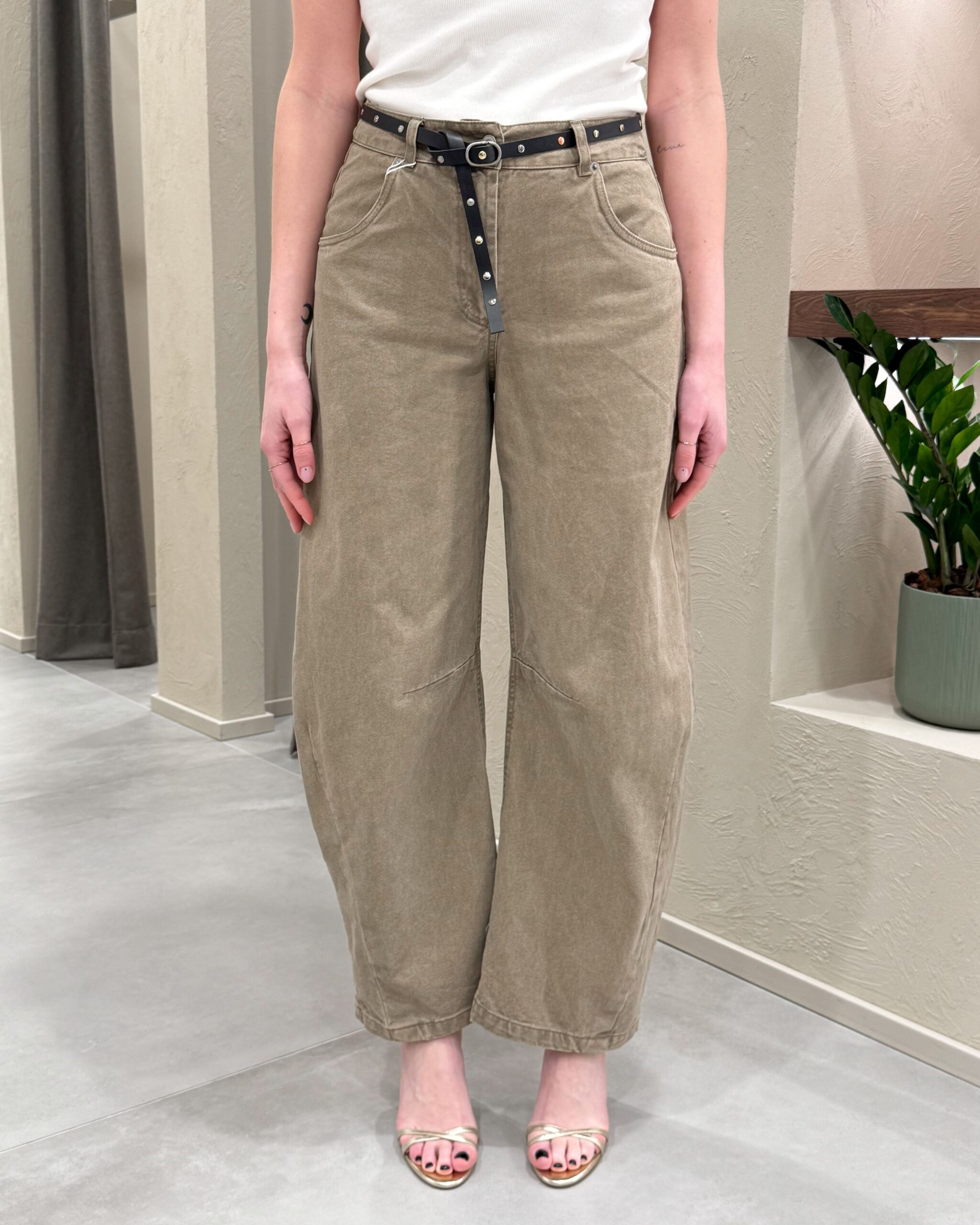 Alternative view of JEANS BARREL-FIT - MICHELLE - MOTEL